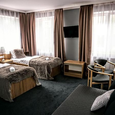 Aviator Hotel Restauracja & Spa Пабьянице Экстерьер фото