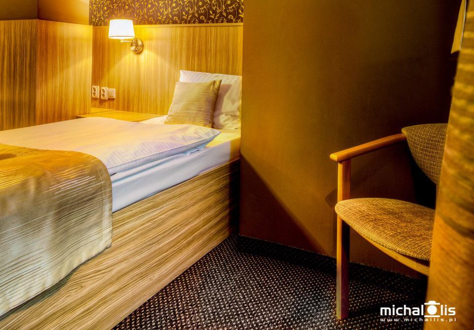 Aviator Hotel Restauracja & Spa Пабьянице Экстерьер фото