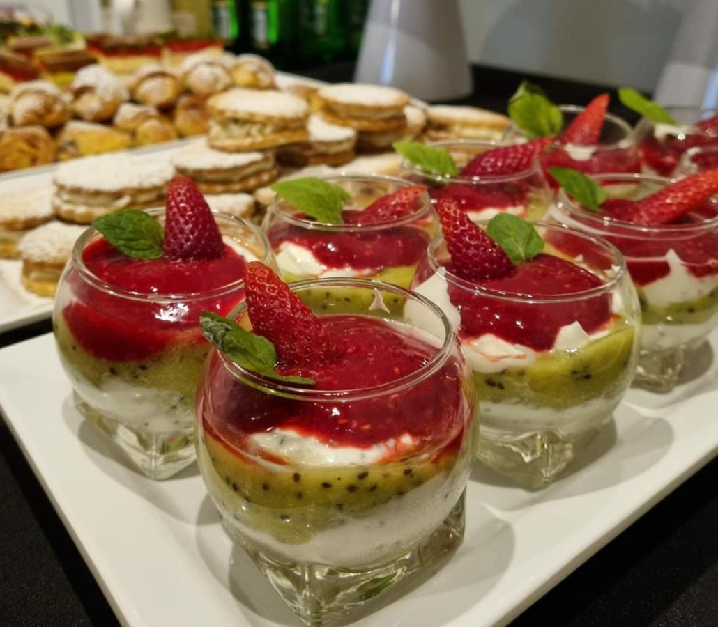 Aviator Hotel Restauracja & Spa Пабьянице Экстерьер фото