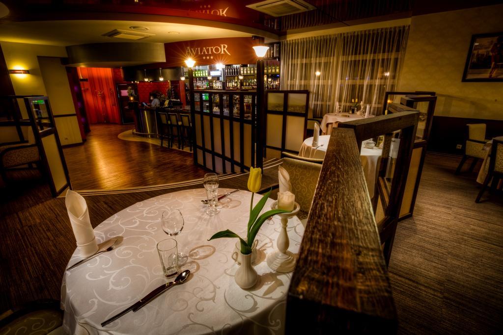 Aviator Hotel Restauracja & Spa Пабьянице Экстерьер фото
