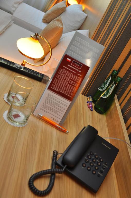 Aviator Hotel Restauracja & Spa Пабьянице Экстерьер фото